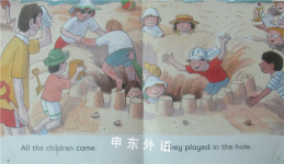 Oxford Reading Tree: Stage 2: First Phonics: the Hole in the Sand