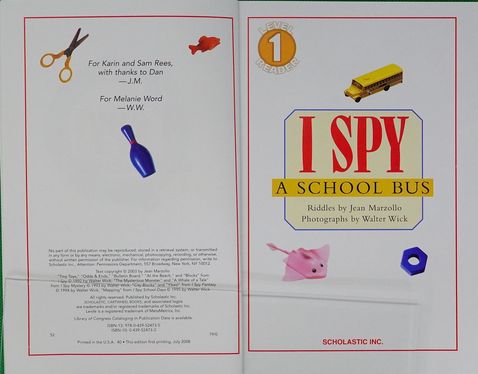 I Spy a School Bus (Scholastic Reader)-