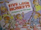 Five Little Monkeys Jumping on the Bed Lap Board Book (A Five Little Monkeys Story)